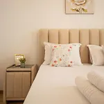 Aparthotel Cozy Unique In 4*