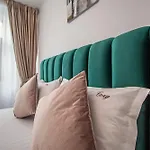 Cozy Unique In 4* Brasov