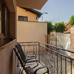 Cozy Unique In 4*