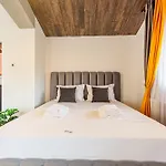 Aparthotel Cozy Unique In Brasov