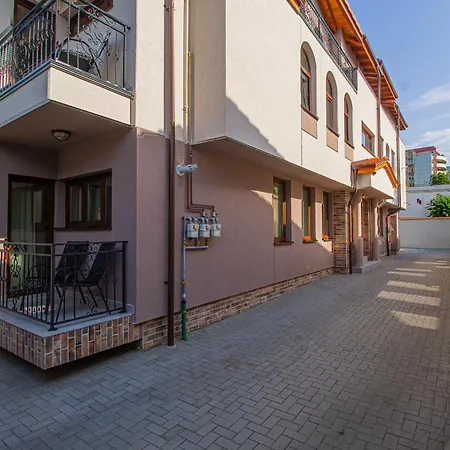 Апарт-готель Unique And Cozy In