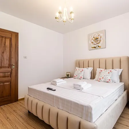 Unique In 4* Braşov