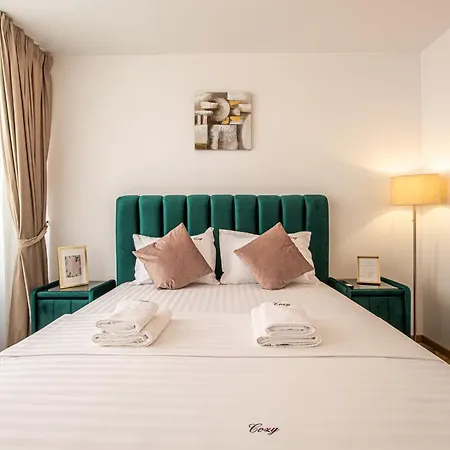 Апарт-готель Unique And Cozy In *