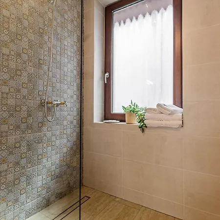 Cozy Unique In 4* Brasov