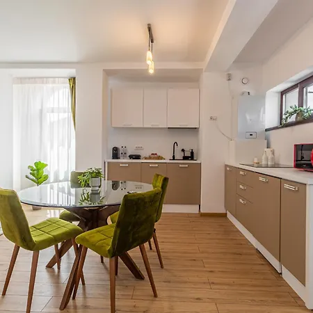 Unique Aparthotel In Brasov Apart-hotel 4*