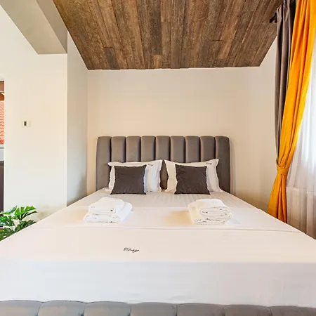 Апарт-готель Unique And Cozy In Брашов