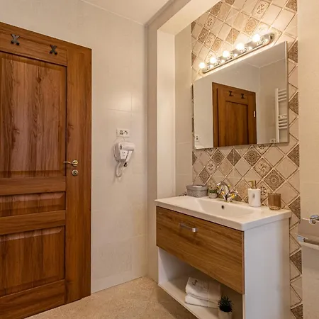 Aparthotel Cozy Unique In 4*
