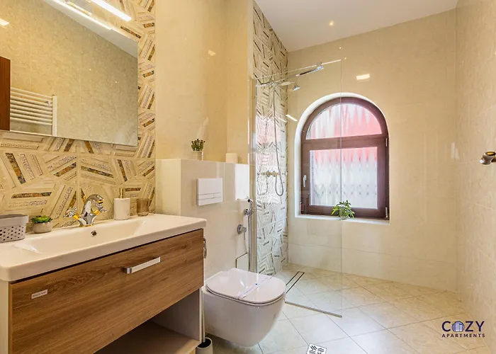 Aparthotel Unique In 4*