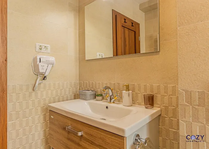 Unique In Aparthotel 4*