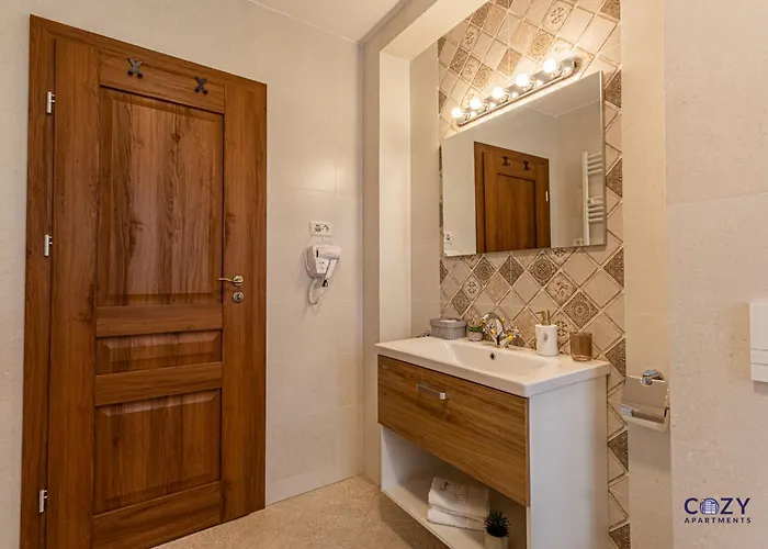 Aparthotel Unique In 4*